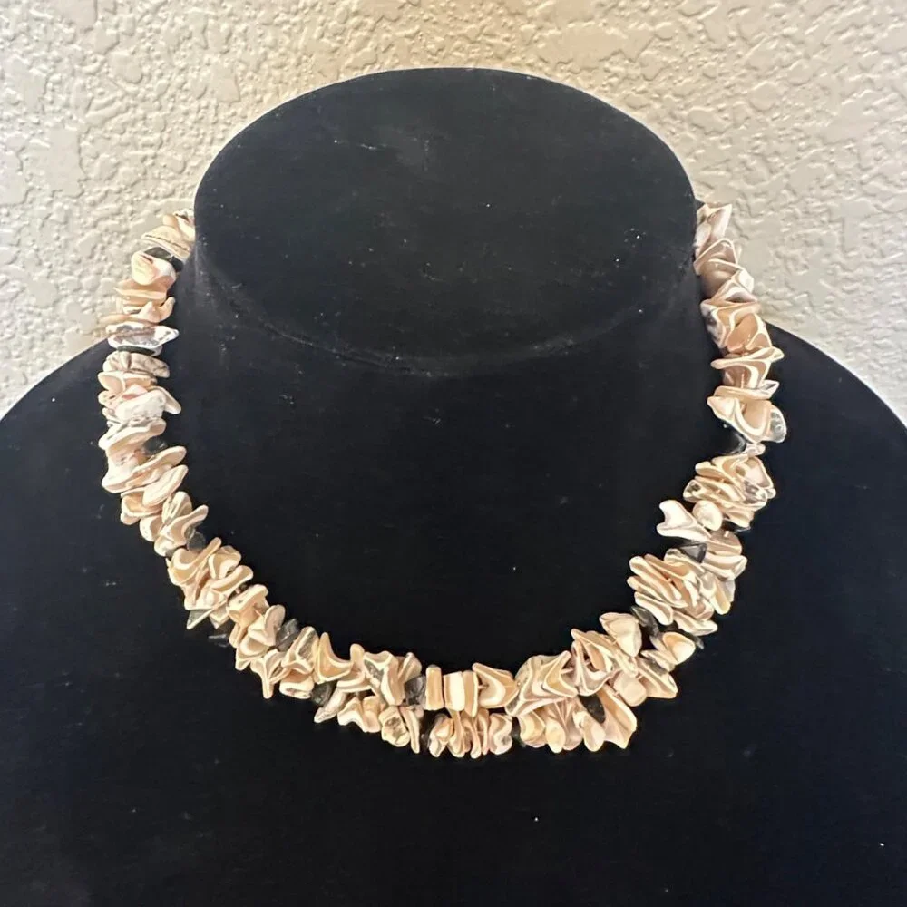 Handmade Mother Of‎ Pearl Chip Shell Choker Necklace With Silver Clasp